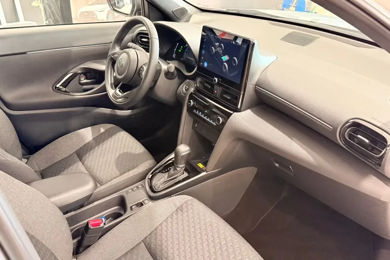 Toyota Yaris Cross din 2025 cu 1.200 km - oferta TOY181410 - foto 11