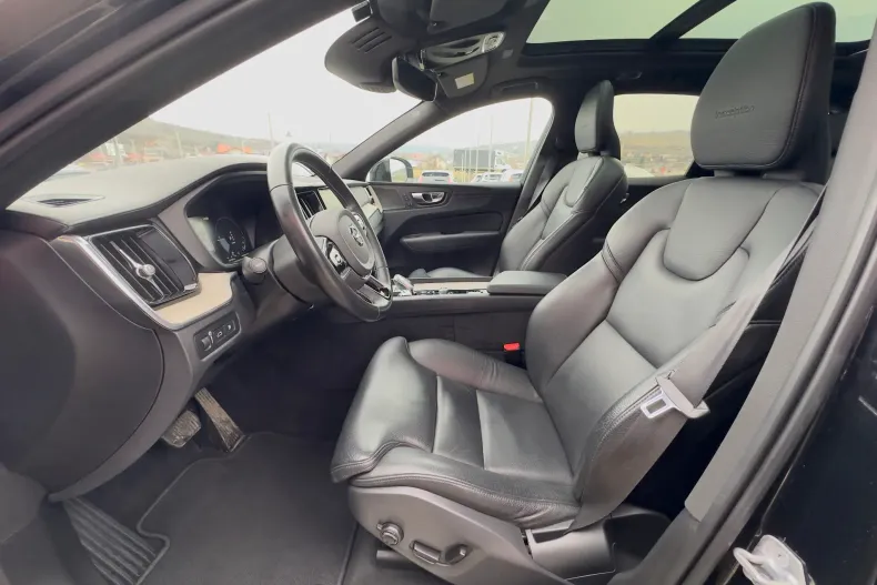 Volvo XC60 din 2020 cu 87.018 km - oferta VOL181414 - foto 11