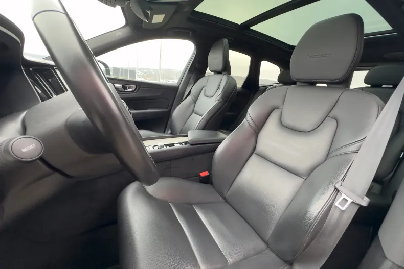 Volvo XC60 din 2020 cu 87.018 km - oferta VOL181414 - foto 14