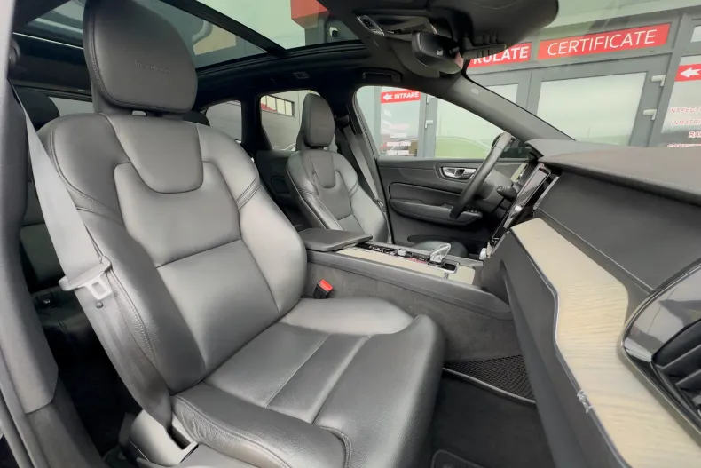 Volvo XC60 din 2020 cu 87.018 km - oferta VOL181414 - foto 28