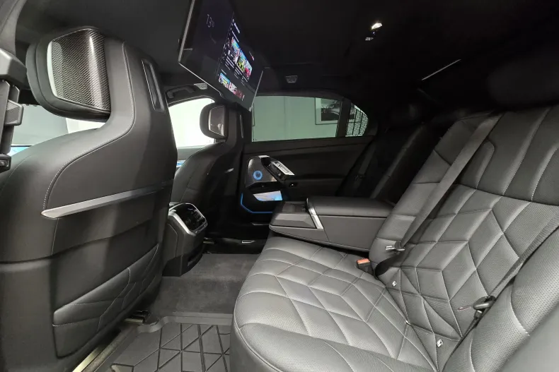 BMW Seria 7 din 2023 cu 55.000 km - oferta BMW181417 - foto 26