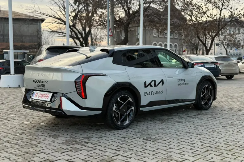 Kia EV4 din 2025 cu 1.523 km - oferta KIA181420 - foto 7