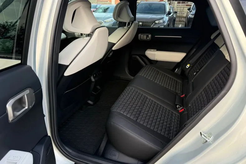 Kia EV4 din 2025 cu 1.523 km - oferta KIA181420 - foto 8