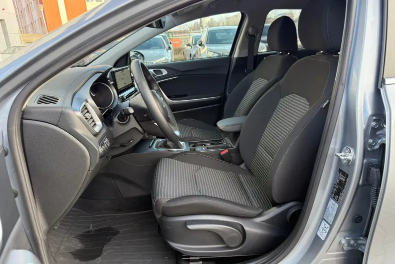 Kia XCeed din 2025 cu 2.000 km - oferta KIA181421 - foto 4