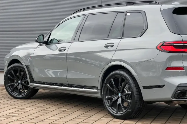 BMW X7 (Seria X) din 2024 cu 12.540 km - oferta BMW181433 - foto 11
