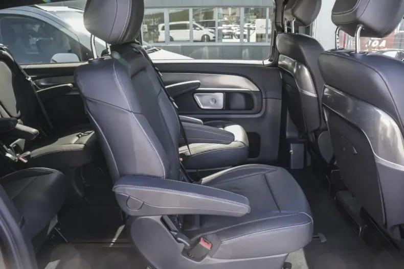 Mercedes-Benz V 300 (Clasa V) din 2025 cu 5.600 km - oferta MER181446 - foto 8