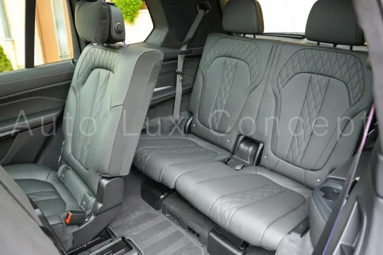 BMW X7 (Seria X) din 2024 cu 26.476 km - oferta BMW181457 - foto 10