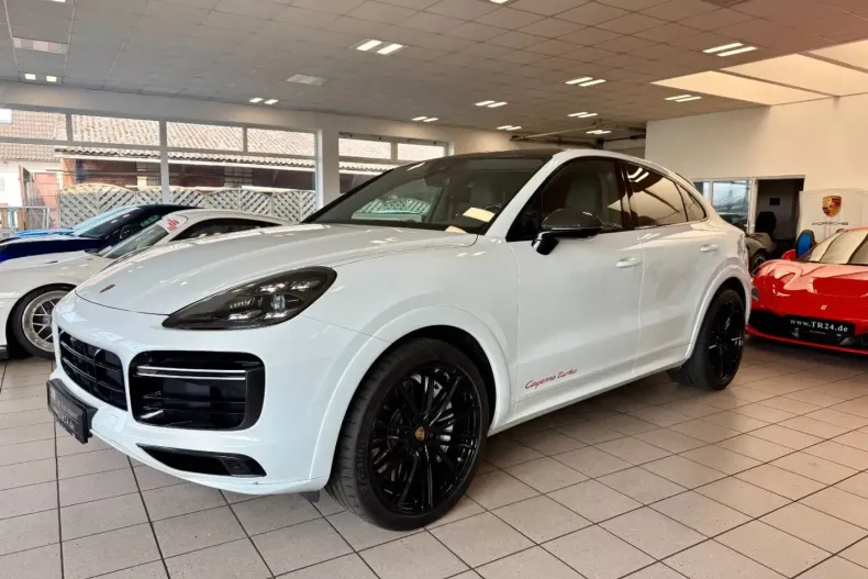 Porsche Cayenne din 2023 cu 48.122 km - oferta POR181466 - foto 1