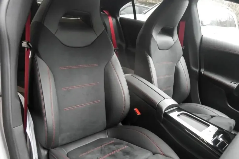 Mercedes-Benz CLA 45 AMG (Clasa CLA) din 2025 cu 3.888 km - oferta MER181470 - foto 6