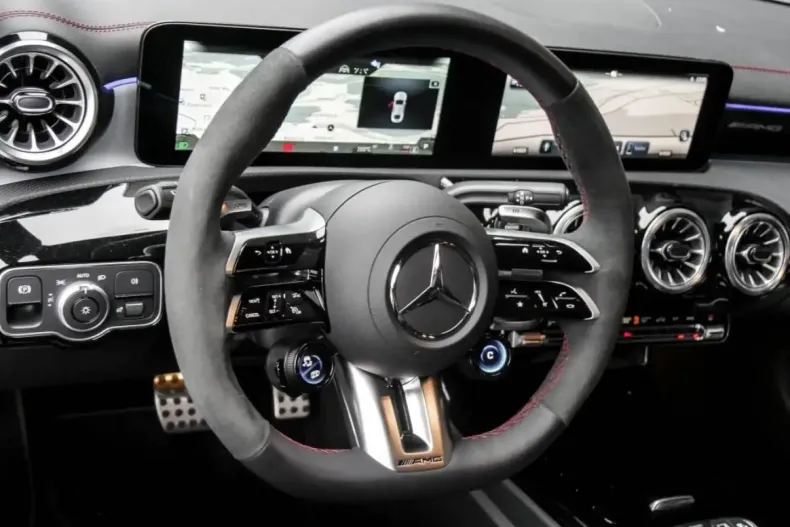 Mercedes-Benz CLA 45 AMG (Clasa CLA) din 2025 cu 3.888 km - oferta MER181470 - foto 8