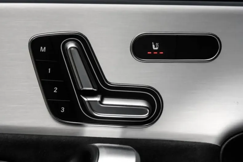 Mercedes-Benz CLA 45 AMG (Clasa CLA) din 2025 cu 3.888 km - oferta MER181470 - foto 13