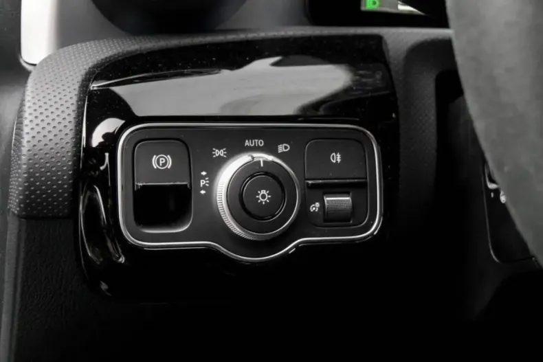 Mercedes-Benz CLA 45 AMG (Clasa CLA) din 2025 cu 3.888 km - oferta MER181470 - foto 18