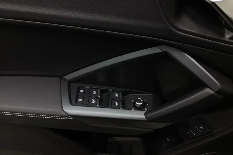 Audi Q3 din 2025 cu 8.847 km - oferta AUD181471 - foto 7