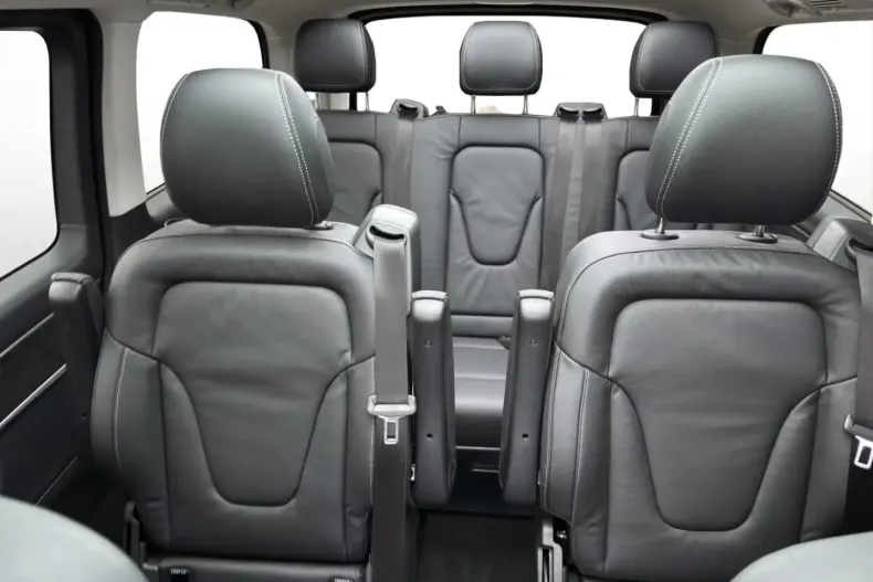 Mercedes-Benz V 250 (Clasa V) din 2025 cu 8.300 km - oferta MER181490 - foto 17