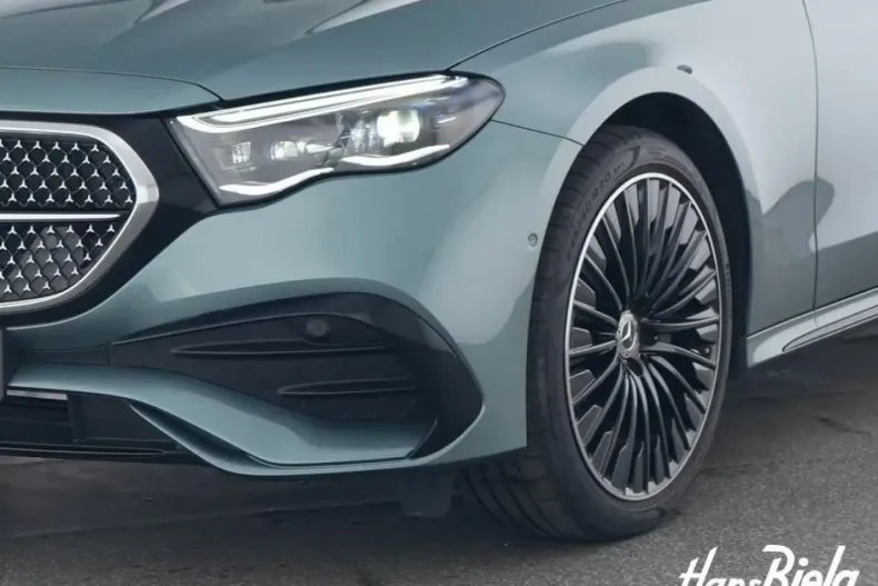 Mercedes-Benz E 400 (Clasa E) din 2023 cu 6.880 km - oferta MER181520 - foto 3