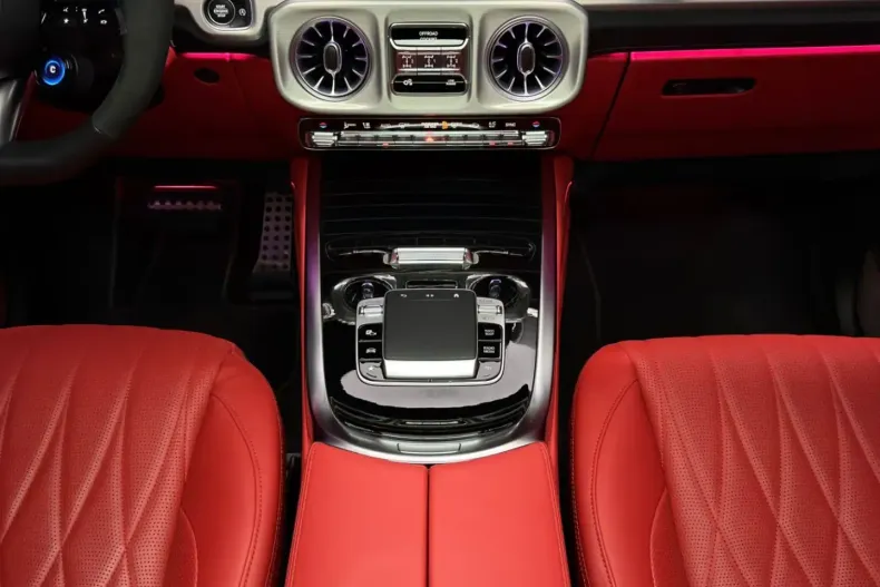 Mercedes-Benz G 63 AMG (Clasa G) din 2025 cu 15.555 km - oferta MER181522 - foto 17