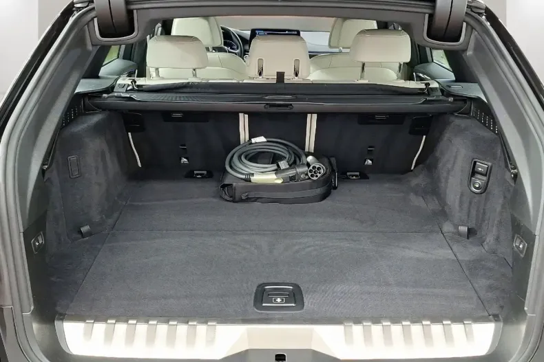 BMW 530 (Seria 5) din 2022 cu 70.301 km - oferta BMW181526 - foto 11