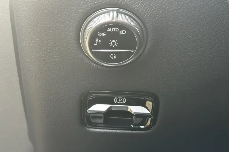 Mercedes-Benz GLC 300 (Clasa GLC) din 2024 cu 37.465 km - oferta MER181582 - foto 12