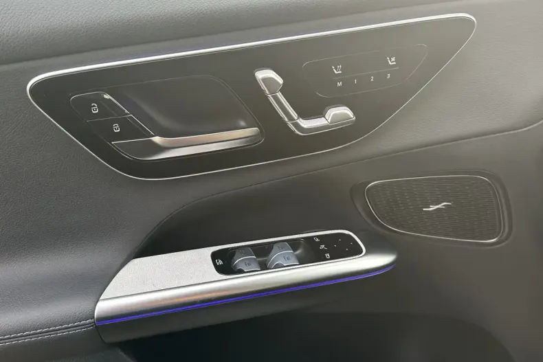 Mercedes-Benz GLC 300 (Clasa GLC) din 2024 cu 37.465 km - oferta MER181582 - foto 13