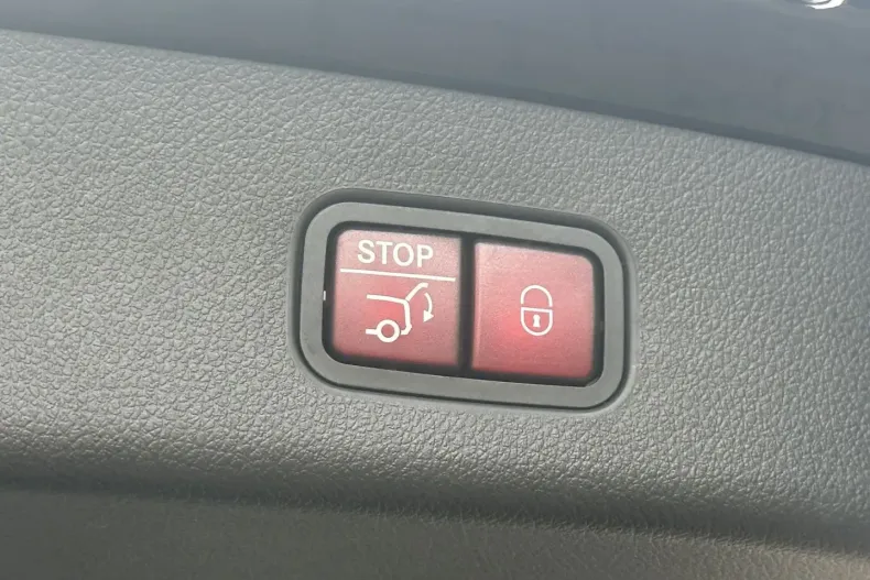 Mercedes-Benz GLC 300 (Clasa GLC) din 2024 cu 37.465 km - oferta MER181582 - foto 23