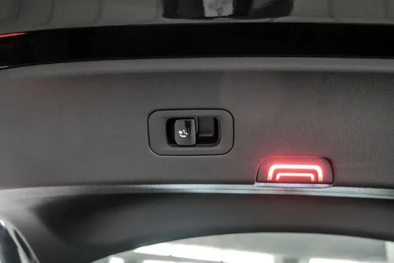 Mercedes-Benz GLC 300 (Clasa GLC) din 2024 cu 12.780 km - oferta MER181583 - foto 12