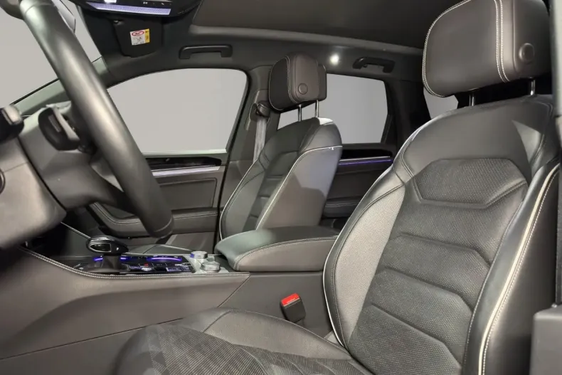 Volkswagen Touareg din 2024 cu 48.000 km - oferta VOL181584 - foto 6