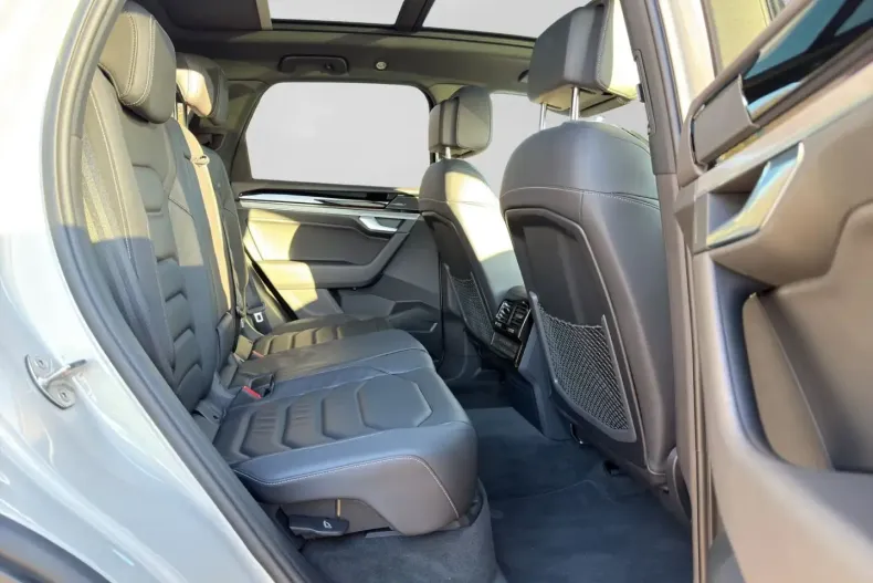 Volkswagen Touareg din 2024 cu 27.868 km - oferta VOL181588 - foto 5