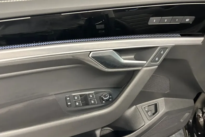 Volkswagen Touareg din 2024 cu 33.835 km - oferta VOL181590 - foto 12