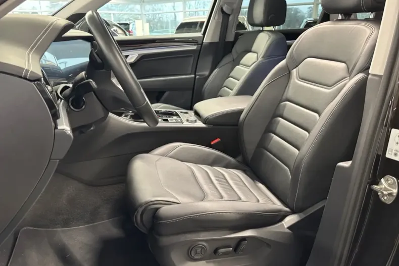 Volkswagen Touareg din 2024 cu 33.835 km - oferta VOL181590 - foto 13