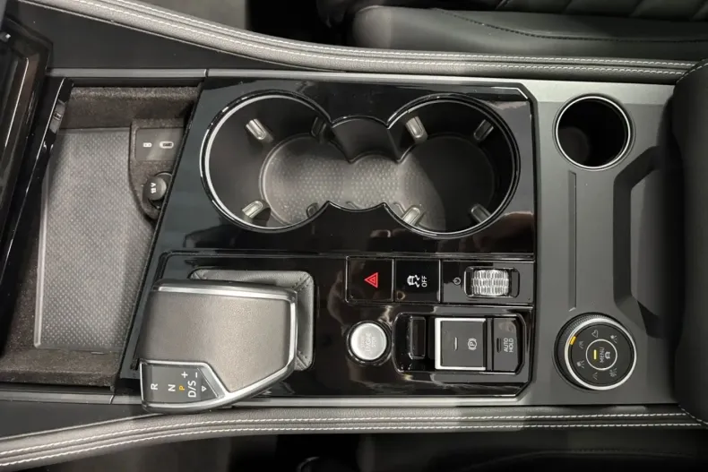 Volkswagen Touareg din 2024 cu 33.835 km - oferta VOL181590 - foto 18