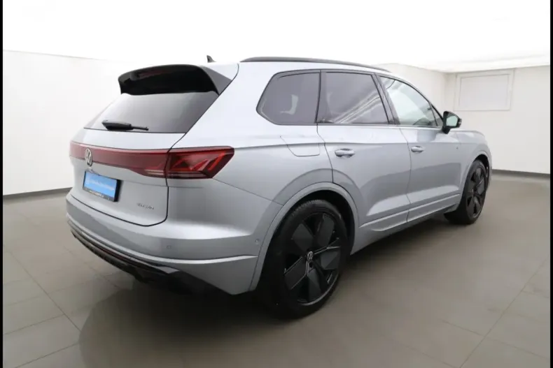 Volkswagen Touareg din 2024 cu 60.700 km - oferta VOL181591 - foto 2