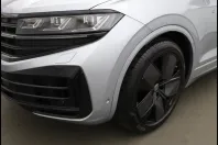 Volkswagen Touareg din 2024 cu 60.700 km - oferta VOL181591 - foto 3