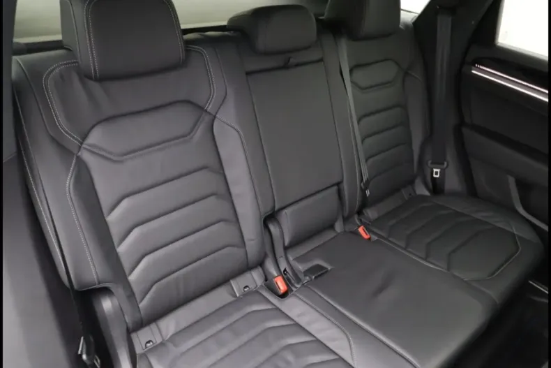 Volkswagen Touareg din 2024 cu 60.700 km - oferta VOL181591 - foto 7