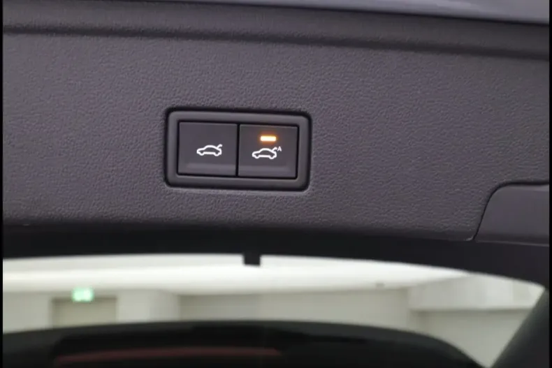 Volkswagen Touareg din 2024 cu 60.700 km - oferta VOL181591 - foto 14