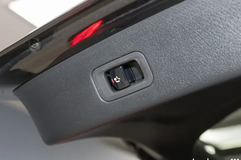 Mercedes-Benz GLC 220 (Clasa GLC) din 2024 cu 22.048 km - oferta MER181594 - foto 10