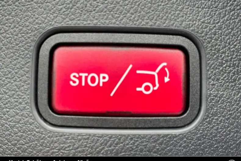 Mercedes-Benz GLC 300 (Clasa GLC) din 2025 cu 9.000 km - oferta MER181595 - foto 11