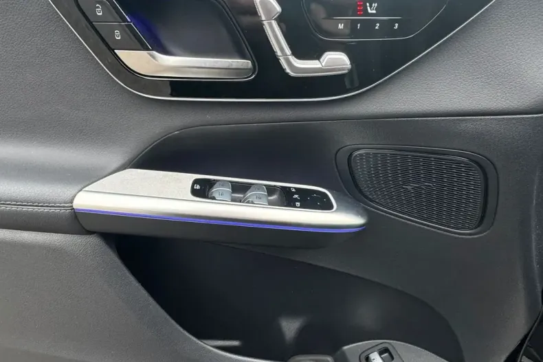 Mercedes-Benz GLC 300 (Clasa GLC) din 2025 cu 9.000 km - oferta MER181595 - foto 13