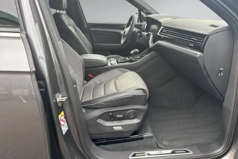 Volkswagen Touareg din 2024 cu 62.000 km - oferta VOL181601 - foto 10