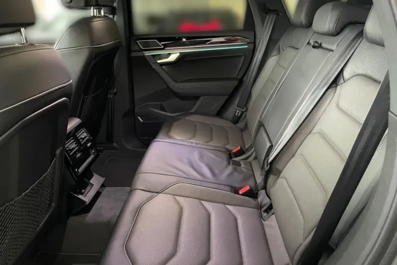 Volkswagen Touareg din 2024 cu 52.417 km - oferta VOL181602 - foto 11