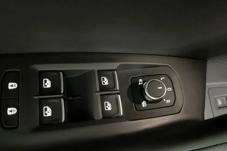 Volkswagen Touareg din 2024 cu 52.417 km - oferta VOL181602 - foto 15