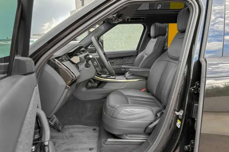 Land Rover Range Rover Sport din 2023 cu 44.500 km - oferta LAN181603 - foto 2