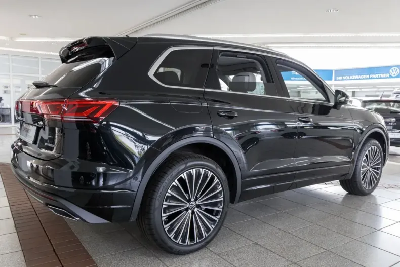 Volkswagen Touareg din 2024 cu 11.350 km - oferta VOL181604 - foto 2