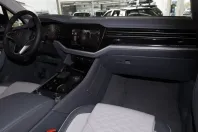 Volkswagen Touareg din 2024 cu 11.350 km - oferta VOL181604 - foto 4