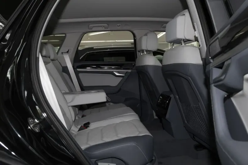 Volkswagen Touareg din 2024 cu 11.350 km - oferta VOL181604 - foto 7