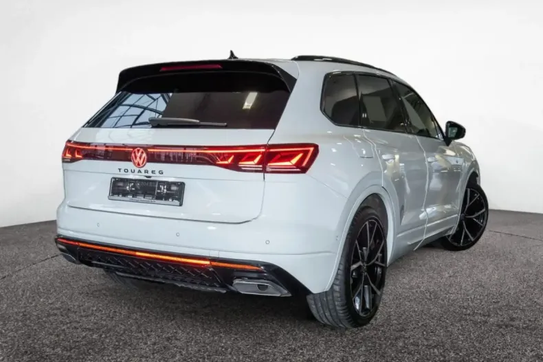 Volkswagen Touareg din 2024 cu 22.971 km - oferta VOL181605 - foto 3