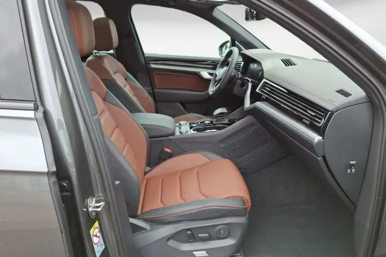 Volkswagen Touareg din 2025 cu 15.749 km - oferta VOL181607 - foto 8