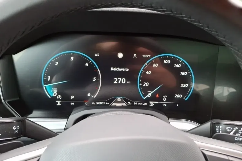 Volkswagen Touareg din 2025 cu 15.749 km - oferta VOL181607 - foto 9