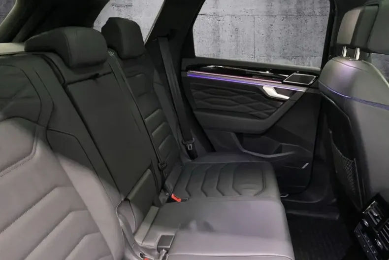 Volkswagen Touareg din 2024 cu 41.150 km - oferta VOL181608 - foto 9