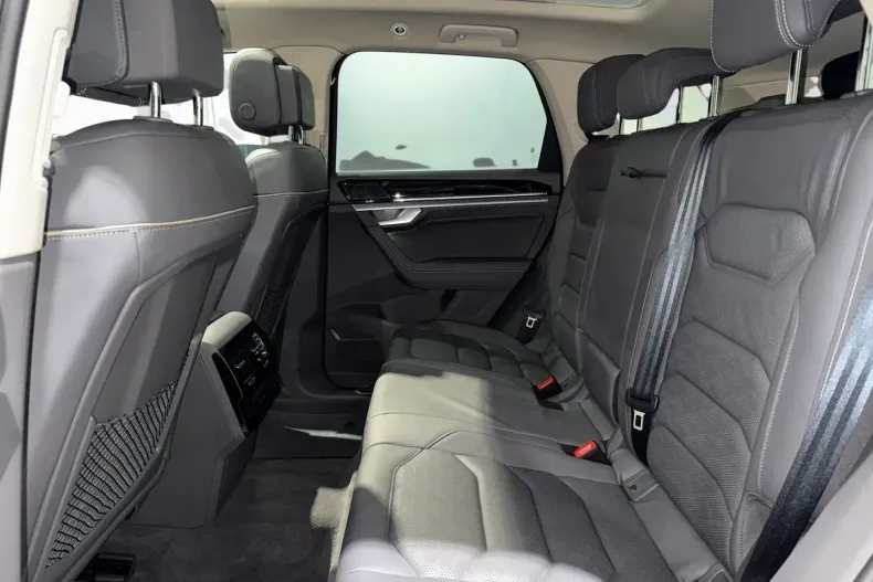 Volkswagen Touareg din 2025 cu 39.556 km - oferta VOL181610 - foto 11