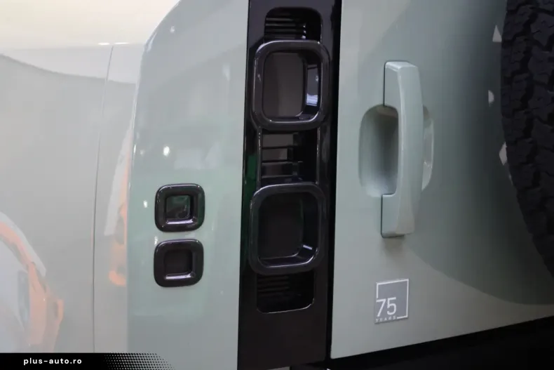 Land Rover Defender din 2023 cu 32.500 km - oferta LAN181611 - foto 13